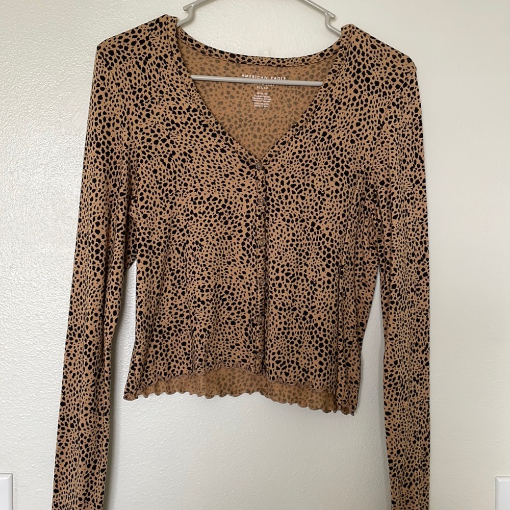 American eagle softest v neck leopard print long sleeve!